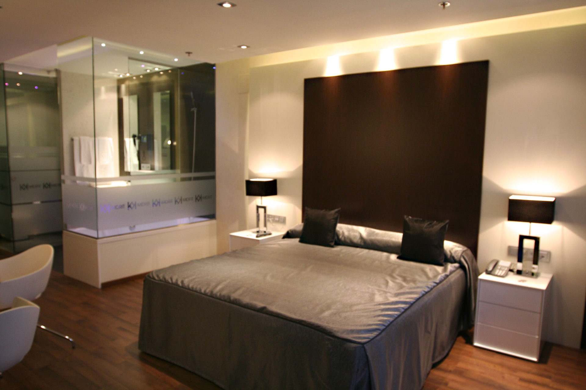 img-kadrit-hotel-suite-banera-1