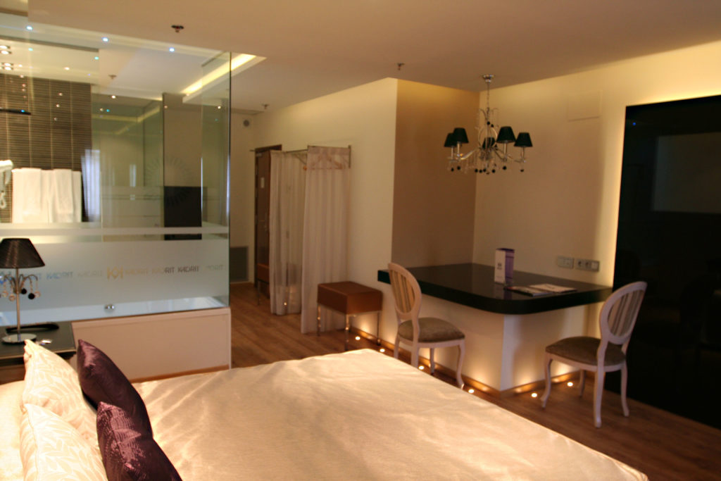 img-kadrit-hotel-suite-banera-7