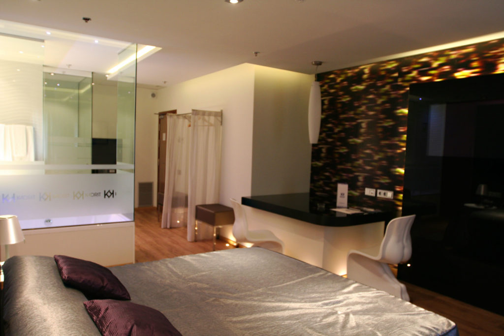 img-kadrit-hotel-suite-banera-9