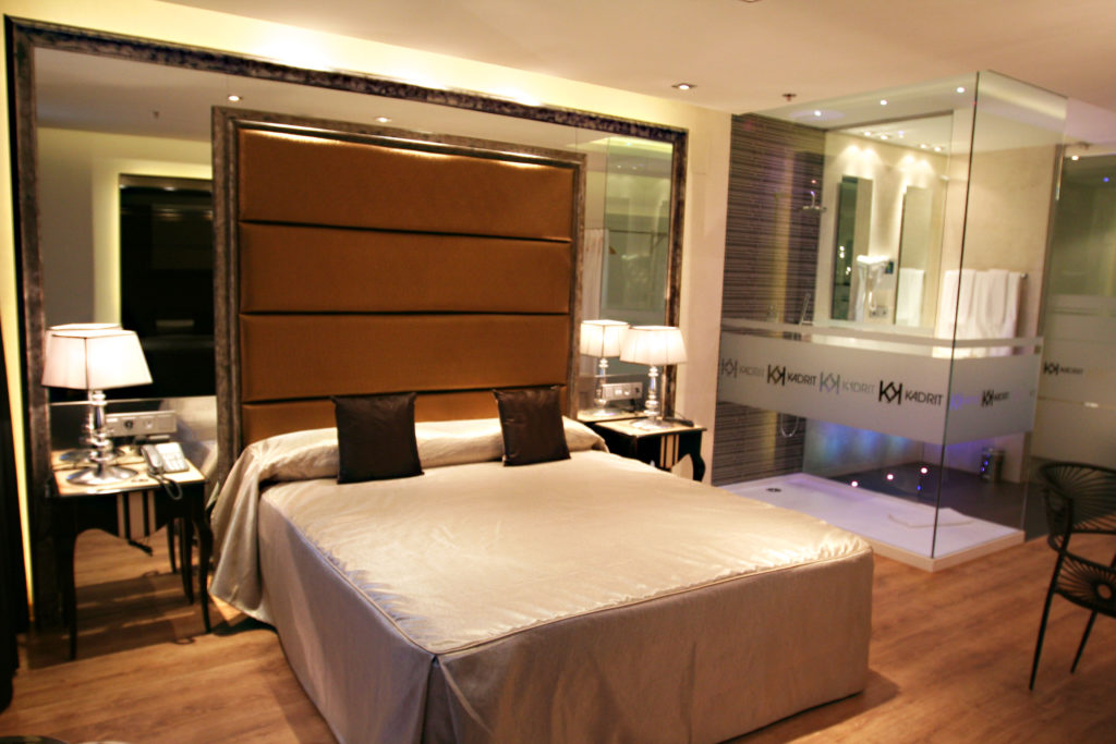 img-kadrit-hotel-suite-ducha-04