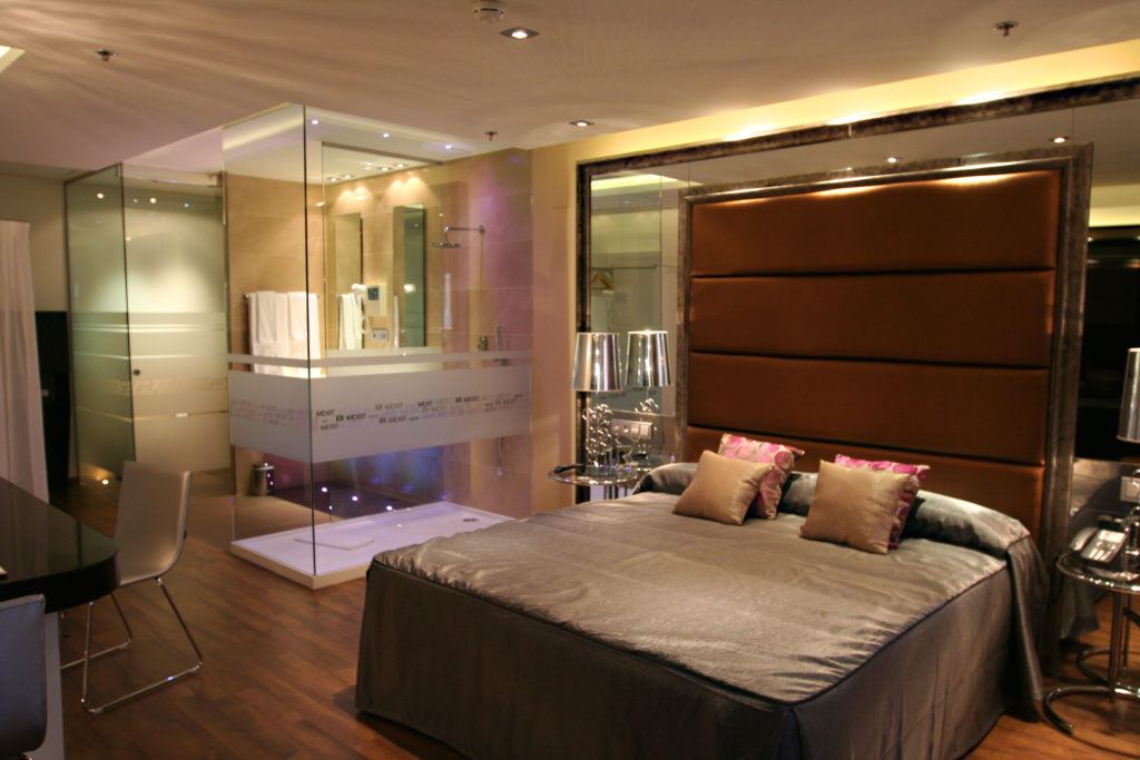 img-kadrit-hotel-suite-ducha-05