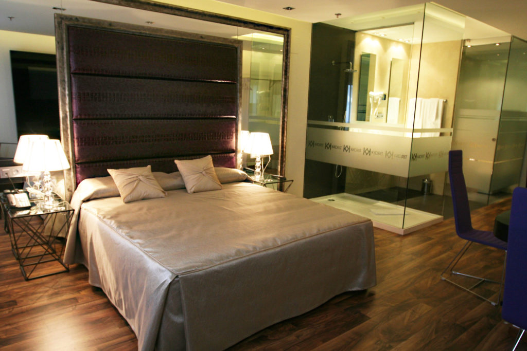 img-kadrit-hotel-suite-ducha-08