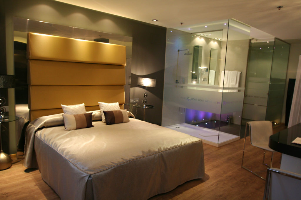 img-kadrit-hotel-suite-ducha-09