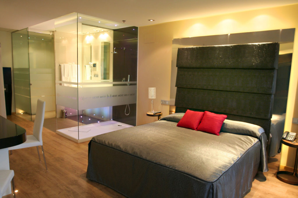 img-kadrit-hotel-suite-ducha-10