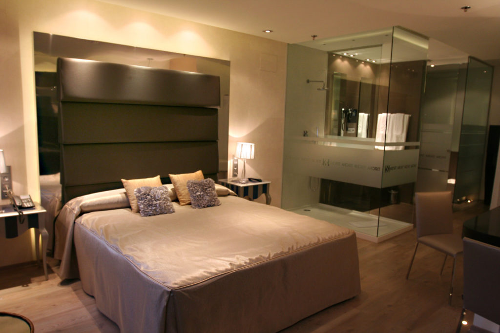 img-kadrit-hotel-suite-ducha-13