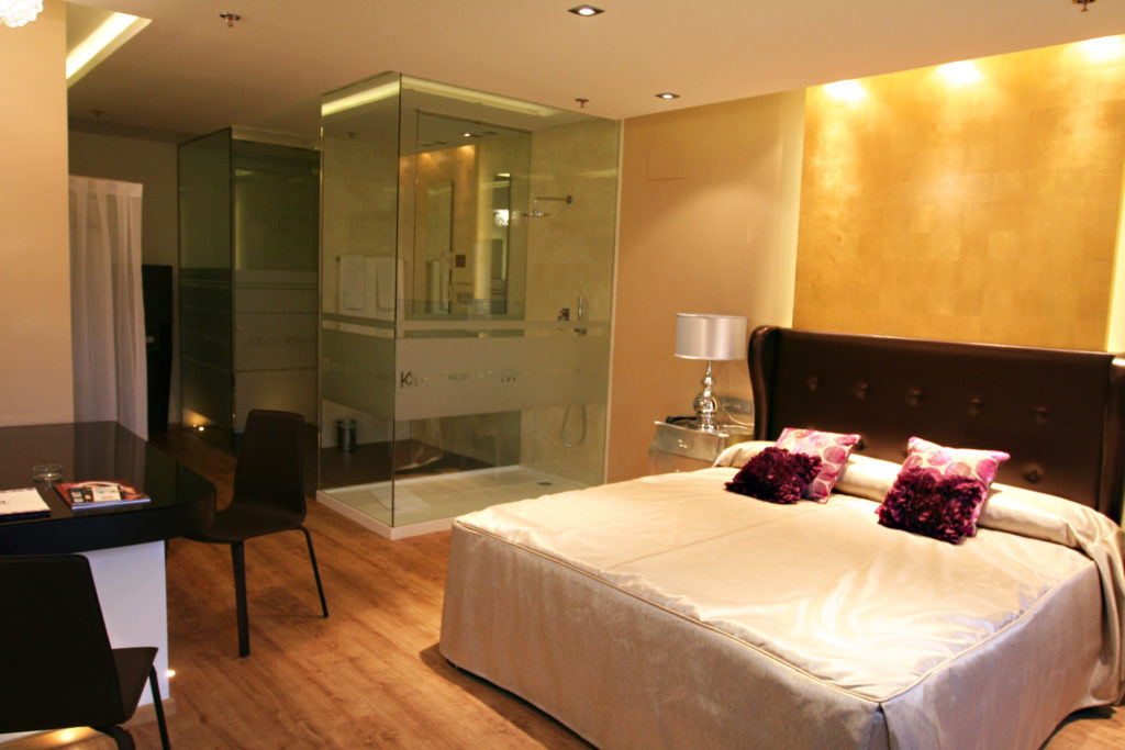 img-kadrit-hotel-suite-ducha-19