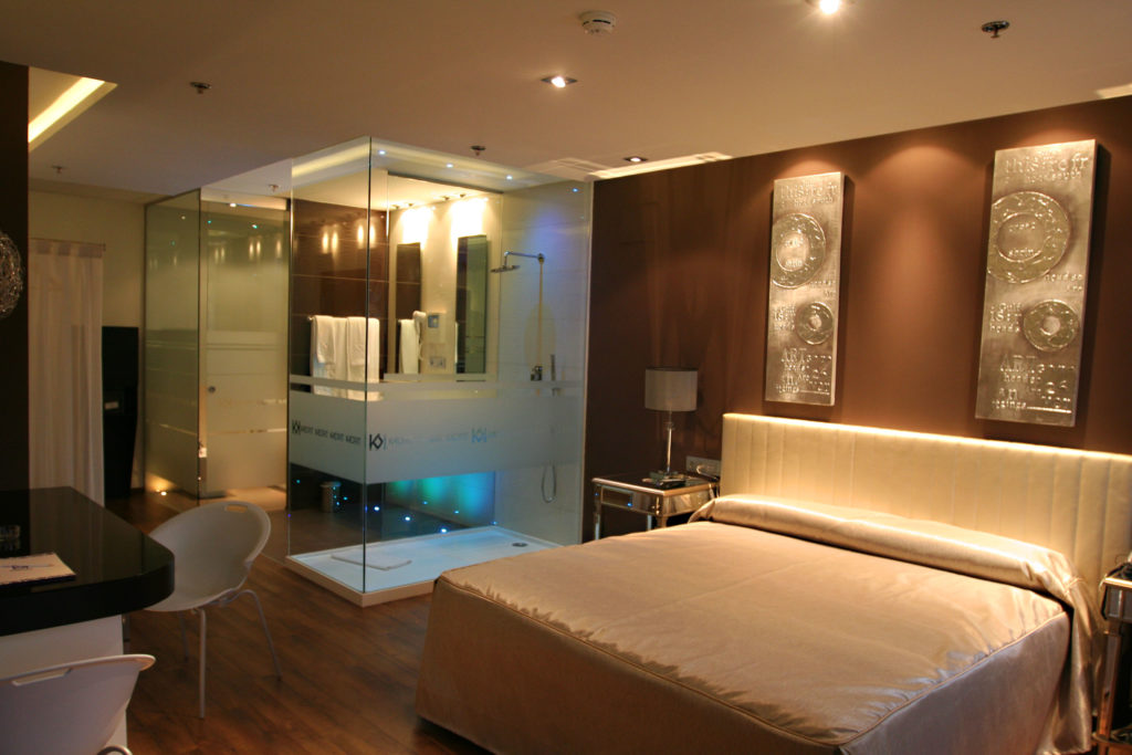 img-kadrit-hotel-suite-ducha-21